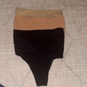 BUNDLE Skims Seamless Sculpt Mid Waist Thong NWOT